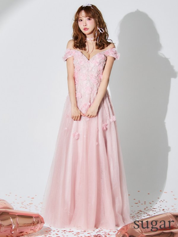 ピンクベージュ モデル:三上悠亜 身長:159cm 着用サイズ:Sサイズ