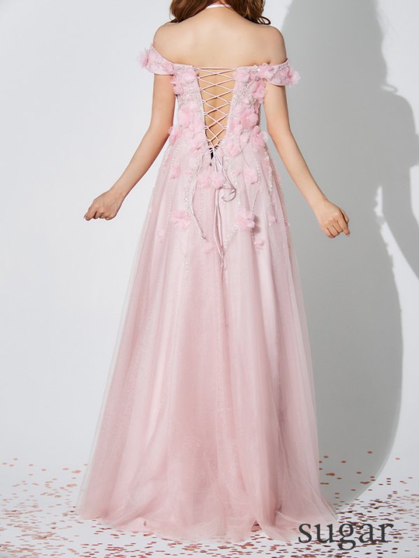 ピンクベージュ モデル:三上悠亜 身長:159cm 着用サイズ:Sサイズ