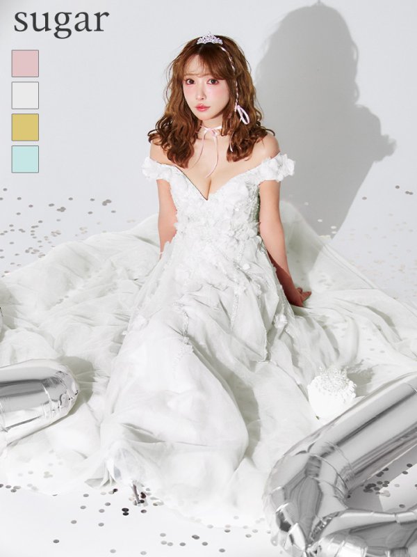 ホワイト モデル：三上悠亜　身長：159cm　着用サイズ：Sサイズ