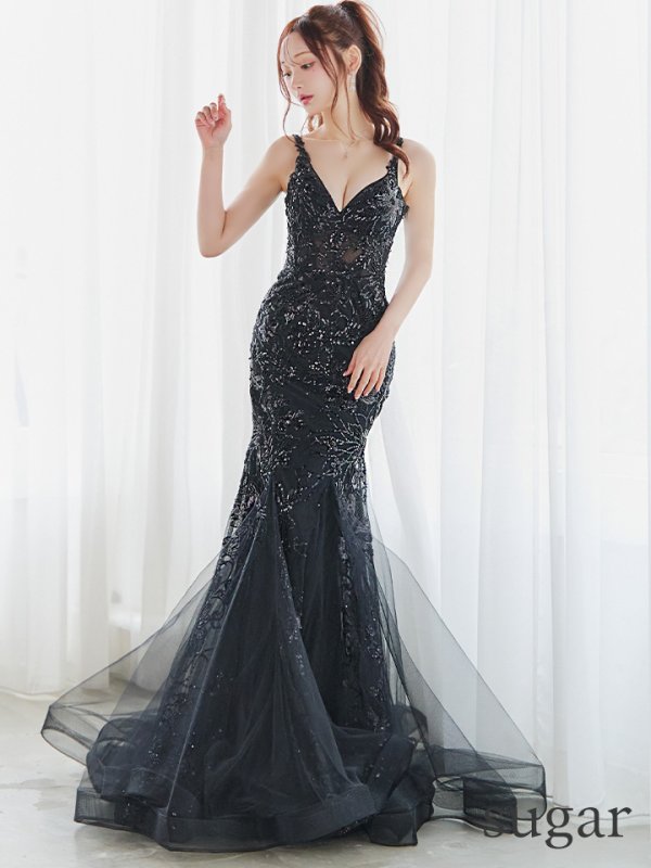 ブラック　モデル：真優川咲　身長：158cm　着用サイズ：Mサイズ