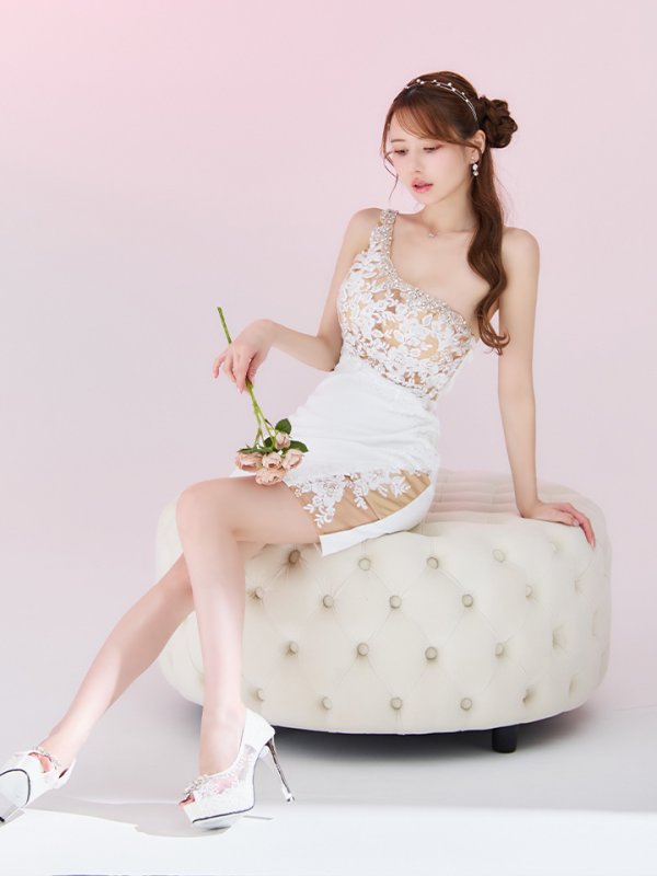 ホワイト　モデル：ゆめ　身長：160cm　着用サイズ：Sサイズ