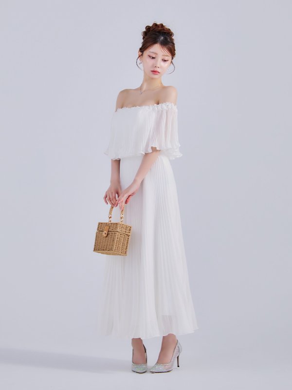 ホワイト モデル：ももか　身長：156cm　着用サイズ：Sサイズ