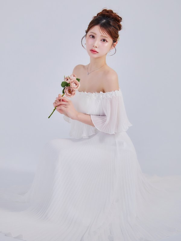 ホワイト モデル：ももか　身長：156cm　着用サイズ：Sサイズ