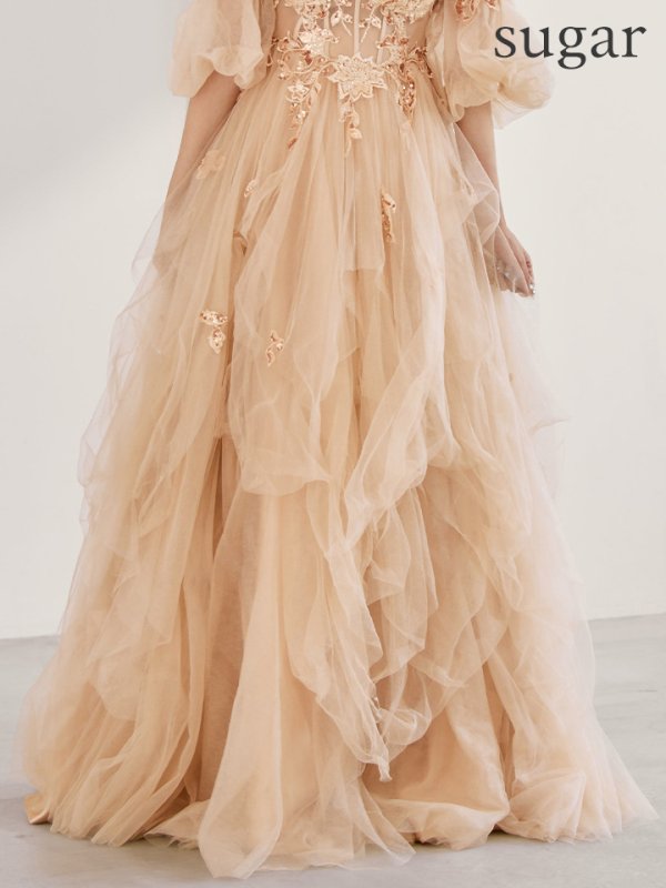 シャンパンゴールド　モデル：三上悠亜　身長：159cm　着用サイズ：Sサイズ