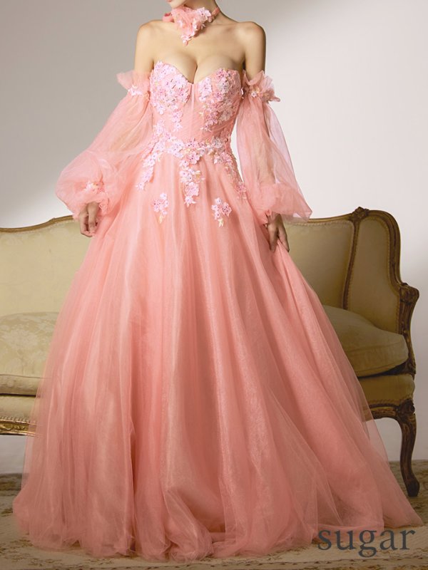 ピンクベージュ モデル：まりん　身長：164cm　着用サイズ：Sサイズ