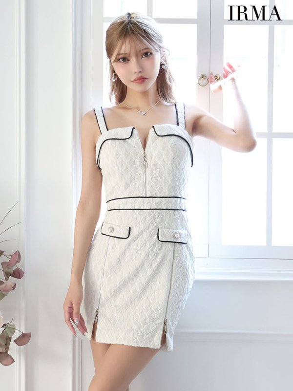 ホワイト モデル：如月れい　身長：156cm　着用サイズ：Sサイズ