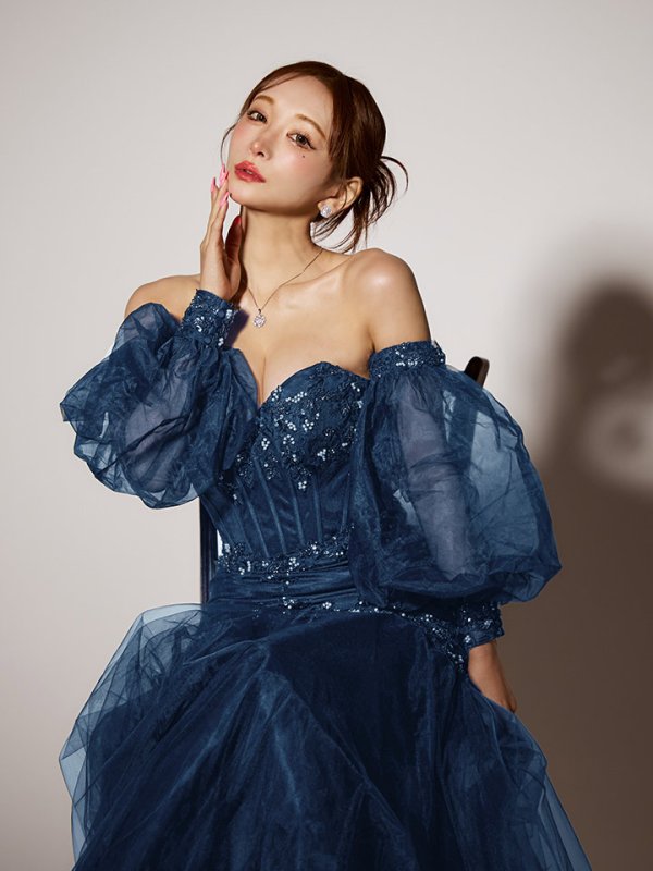 ネイビー モデル：真優川咲　身長：158cm　着用サイズ：Sサイズ