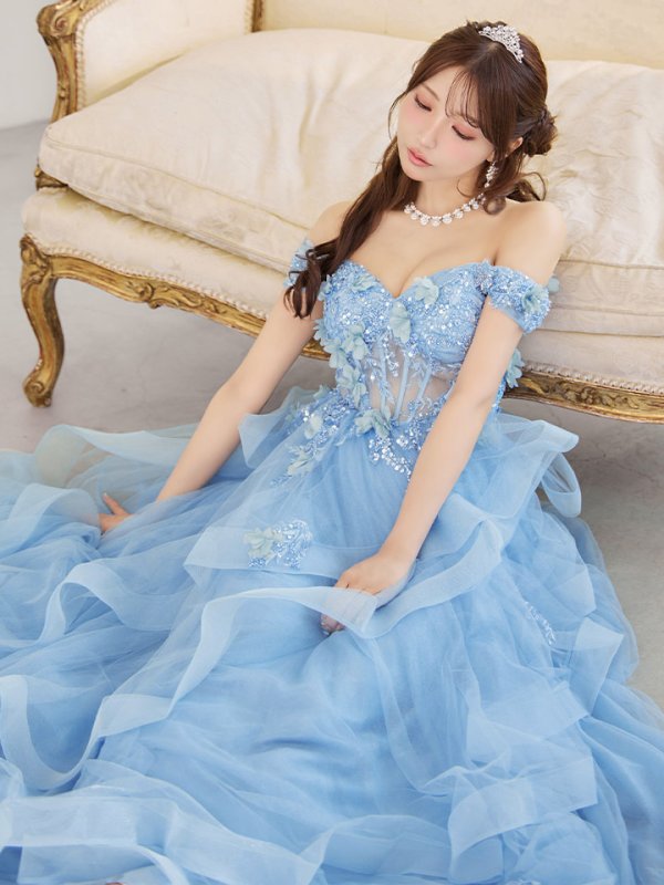 ブルー　モデル：三上悠亜　身長：159cm　着用サイズ：Sサイズ