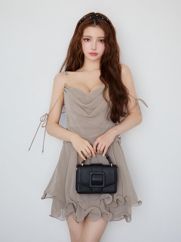 グレージュ　モデル：ももか　身長：156cm　着用サイズ：Sサイズ