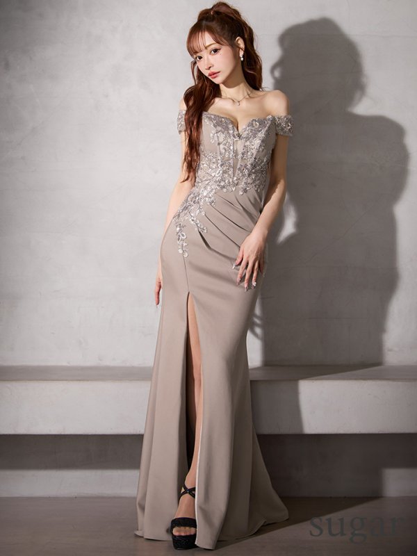 グレイッシュモーヴ モデル：真優川咲　身長：158cm　着用サイズ：Sサイズ