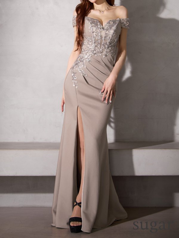 グレイッシュモーヴ モデル：真優川咲　身長：158cm　着用サイズ：Sサイズ