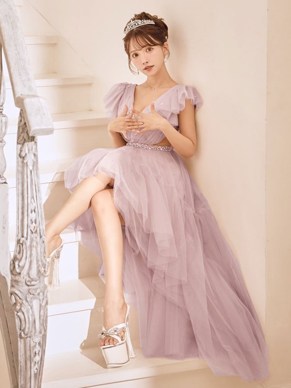 グレイッシュピンク モデル：三上悠亜　身長：159cm　着用サイズ：Sサイズ