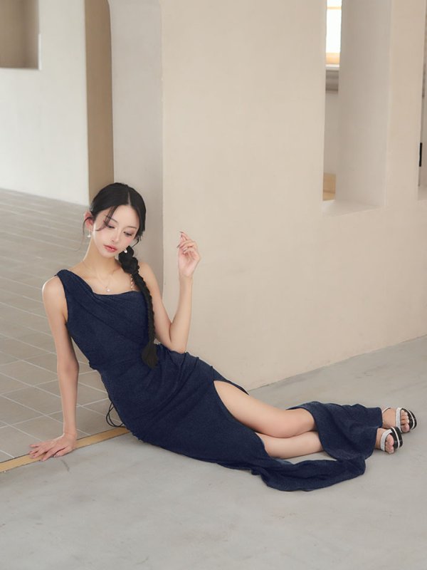 ネイビー モデル：まおちゃる　身長：158cm:Mサイズ