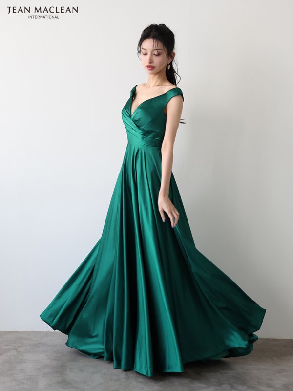 グリーン　モデル：まおちゃる　身長：158cm　着用サイズ：Mサイズ