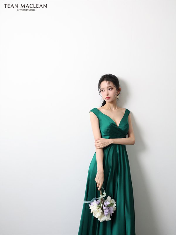 グリーン　モデル：まおちゃる　身長：158cm　着用サイズ：Mサイズ