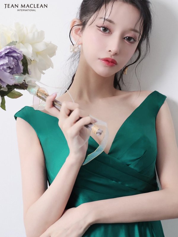 グリーン　モデル：まおちゃる　身長：158cm　着用サイズ：Mサイズ