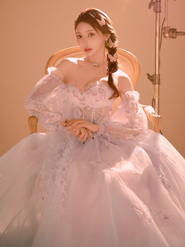 ピンク モデル:明日花キララ 身長:162cm 着用サイズ:Sサイズ