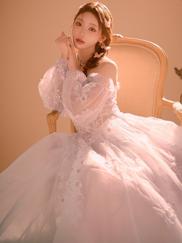 ピンク モデル:明日花キララ 身長:162cm 着用サイズ:Sサイズ