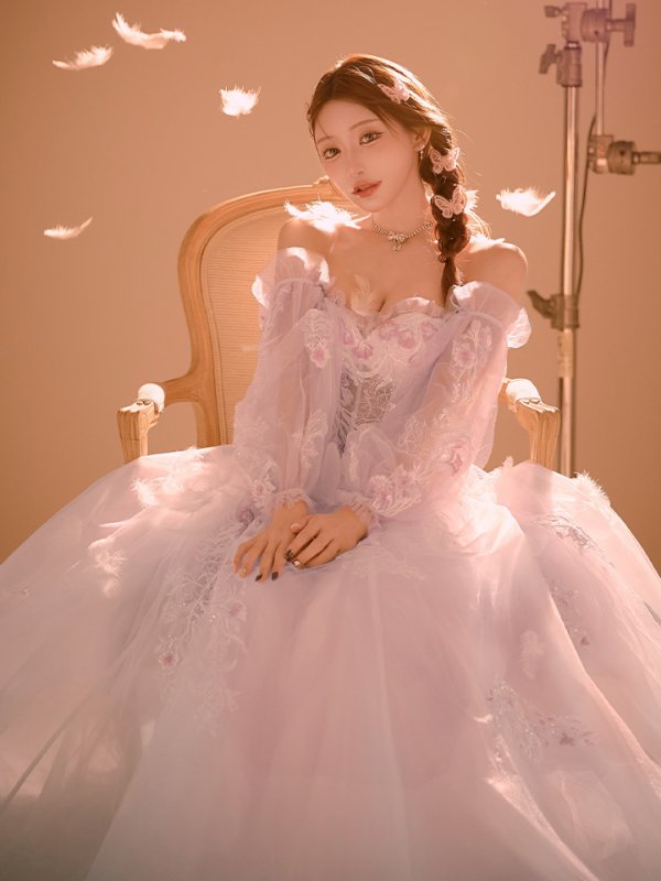 ピンク モデル:明日花キララ 身長:162cm 着用サイズ:Sサイズ