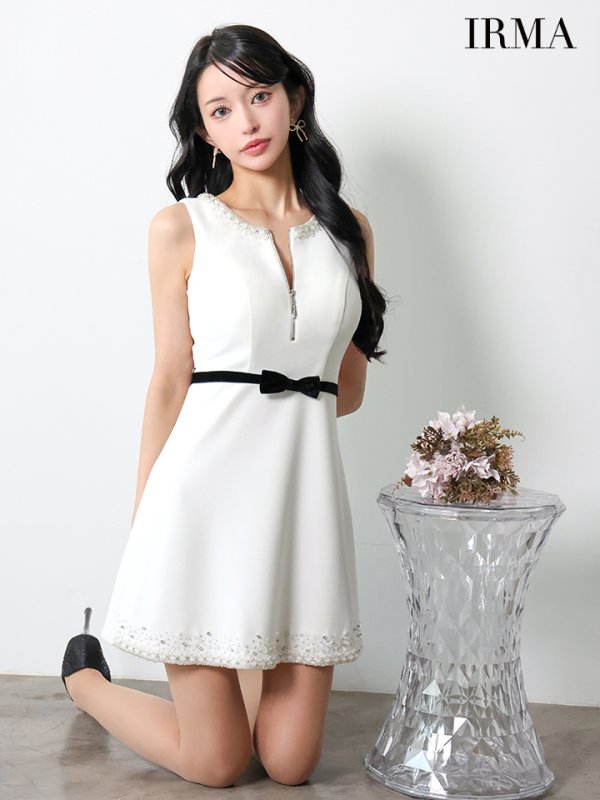 ホワイト モデル：まおちゃる　身長：158cm　着用サイズ：Sサイズ