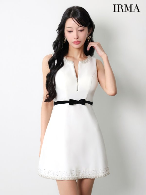 ホワイト モデル：まおちゃる　身長：158cm　着用サイズ：Sサイズ