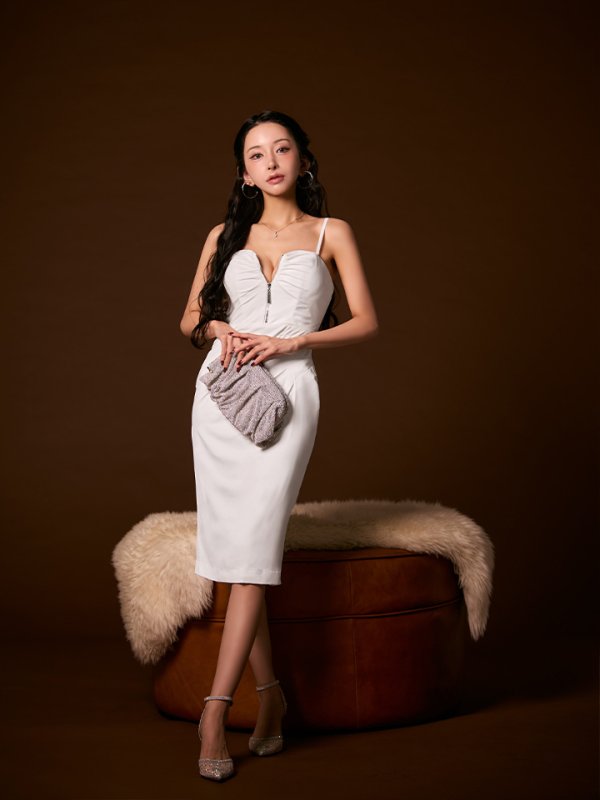 ホワイト　モデル：まおちゃる　身長：158cm　着用サイズ：Sサイズ