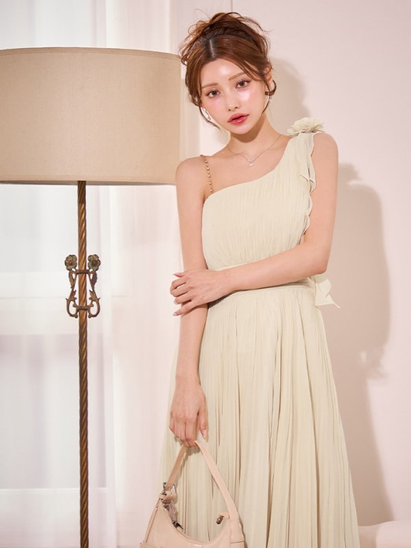 バニラ　モデル：まりん　身長：164cm　着用サイズ：Sサイズ