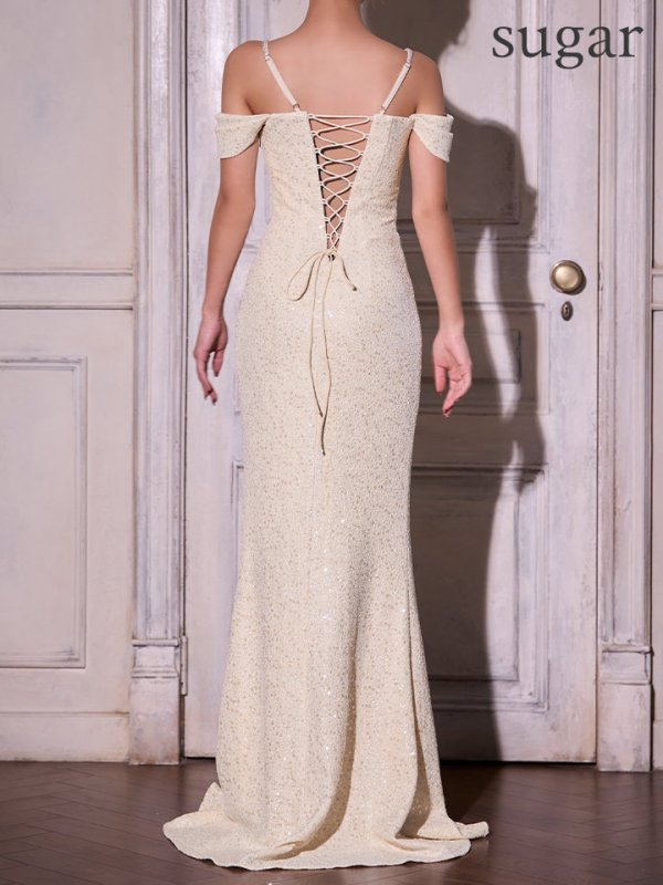 シャンパン モデル：カレン　身長：165cm　着用サイズ：Sサイズ