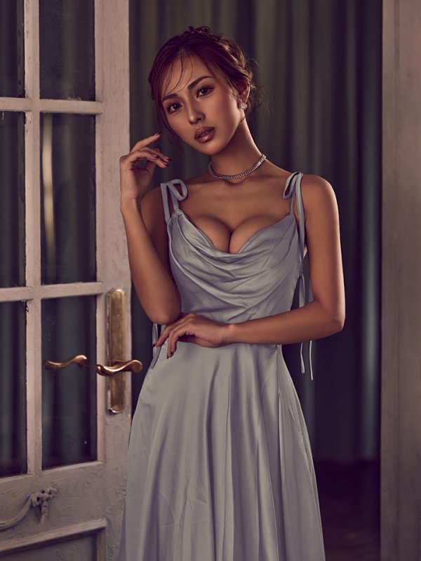 グレー　モデル：カレン　身長：165cm　着用サイズ：Sサイズ