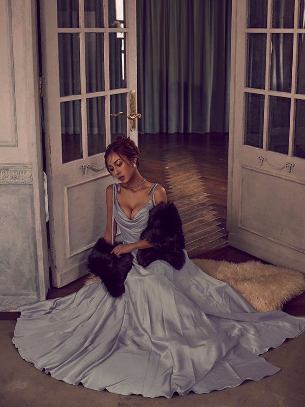 グレー　モデル：カレン　身長：165cm　着用サイズ：Sサイズ