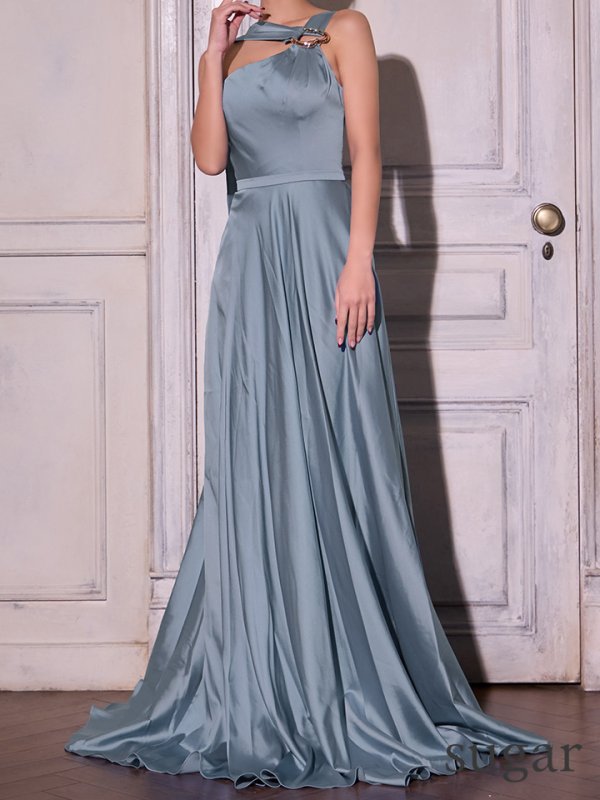 アースブルー　モデル：カレン　身長：165cm　着用サイズ：Sサイズ