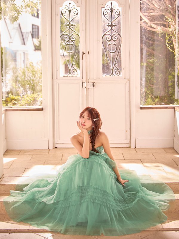 グリーン　モデル：三上悠亜　身長：159cm　着用サイズ：Sサイズ