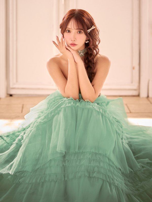 グリーン　モデル：三上悠亜　身長：159cm　着用サイズ：Sサイズ