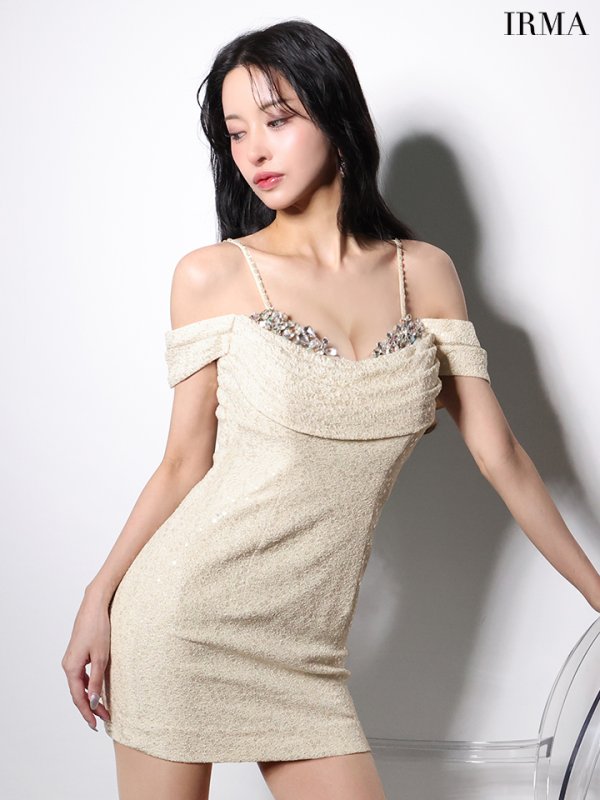 シャンパン モデル：まおちゃる　身長：158cm　着用サイズ：Sサイズ