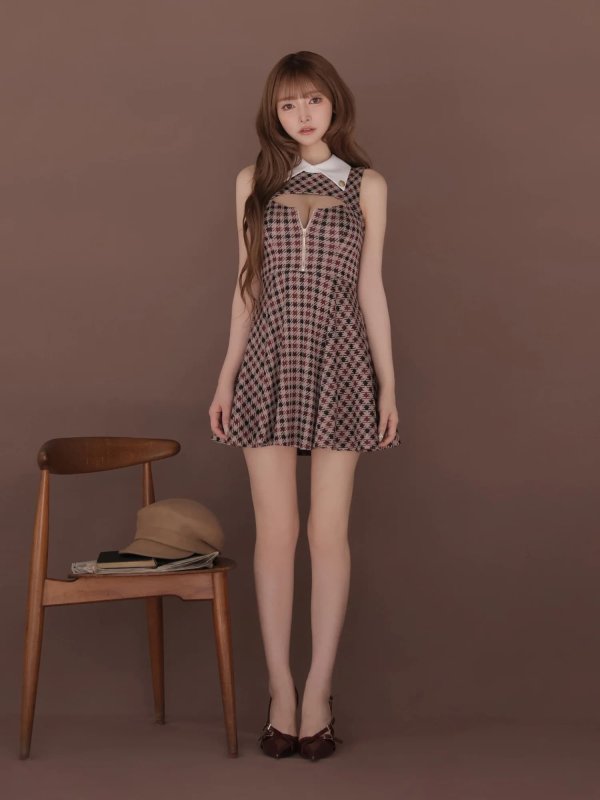 レッド　モデル：まみ　身長：161cm　着用サイズ：Sサイズ