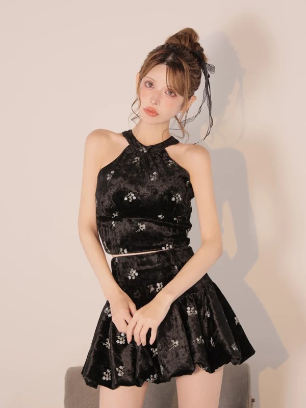 ブラック　モデル：まりん　身長：164cm　着用サイズ：Sサイズ
