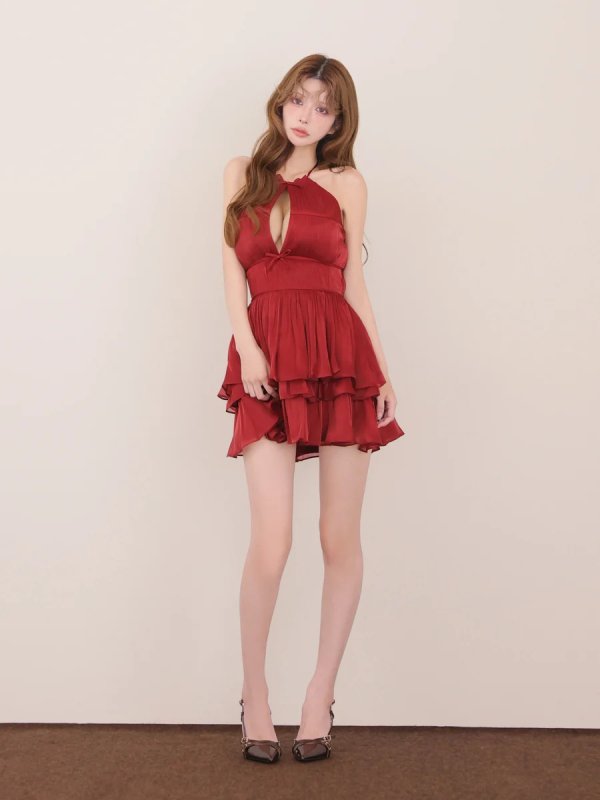 レッド　モデル：まりん　身長：164cm　着用サイズ：Sサイズ