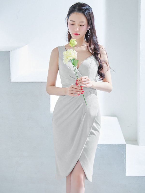 シルバー モデル:るな 身長:159cm:Sサイズ