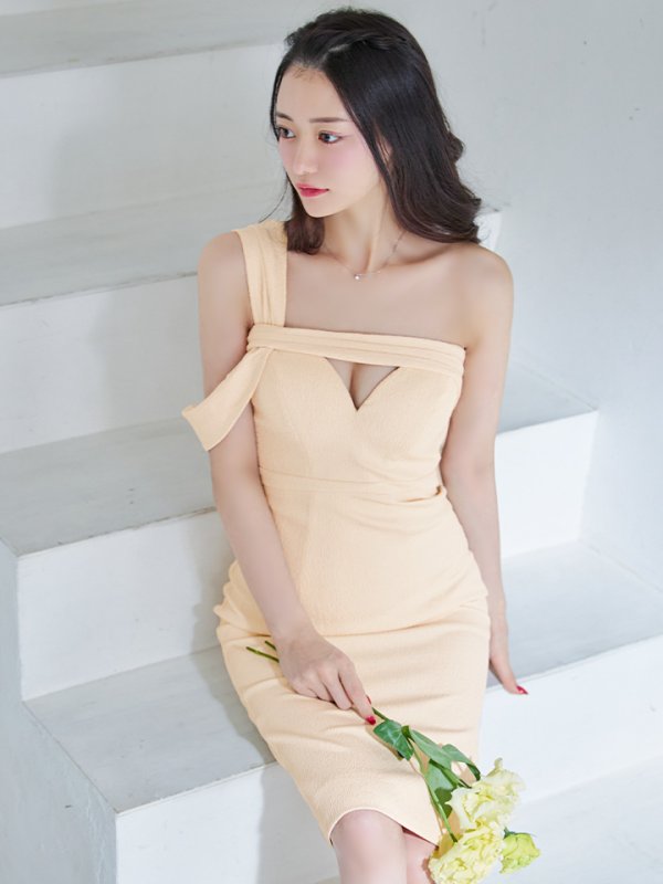 バニラ モデル:るな 身長:159cm:Sサイズ