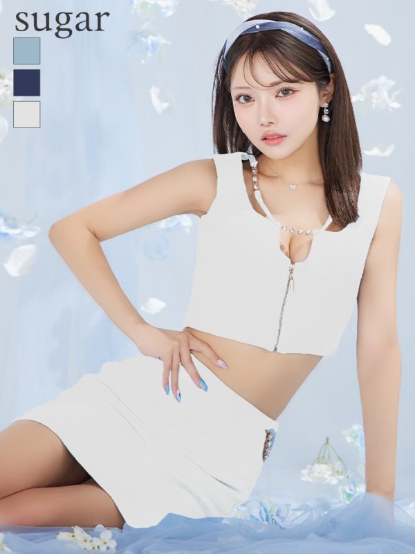 ホワイト モデル：如月れい　身長：156cm　着用サイズ：Sサイズ