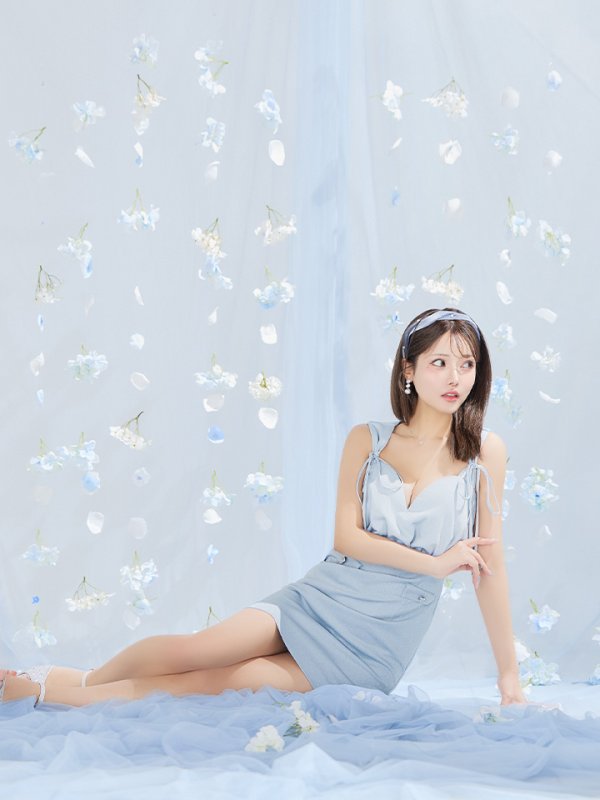 ブルー モデル:如月れい 身長:156cm 着用サイズ:XSサイズ