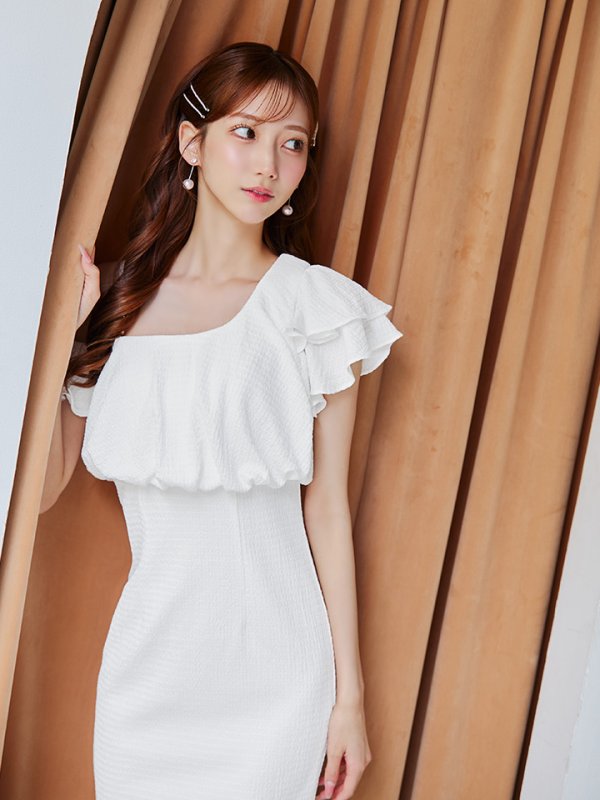 ホワイト　モデル：あすか　身長：170cm　着用サイズ：Sサイズ