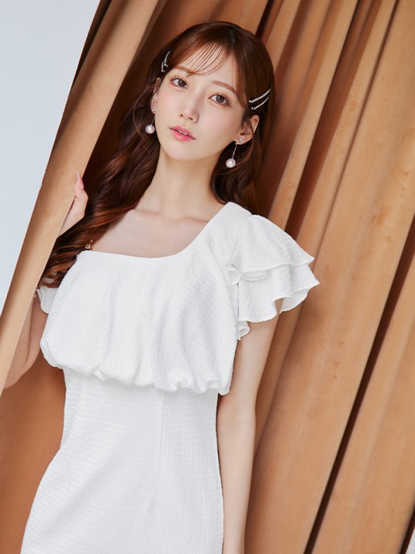 ホワイト　モデル：あすか　身長：170cm　着用サイズ：Sサイズ