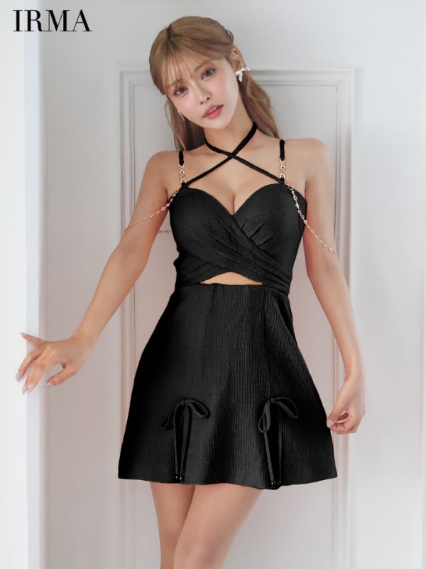 ブラック モデル：如月れい　身長：156cm　着用サイズ：Sサイズ