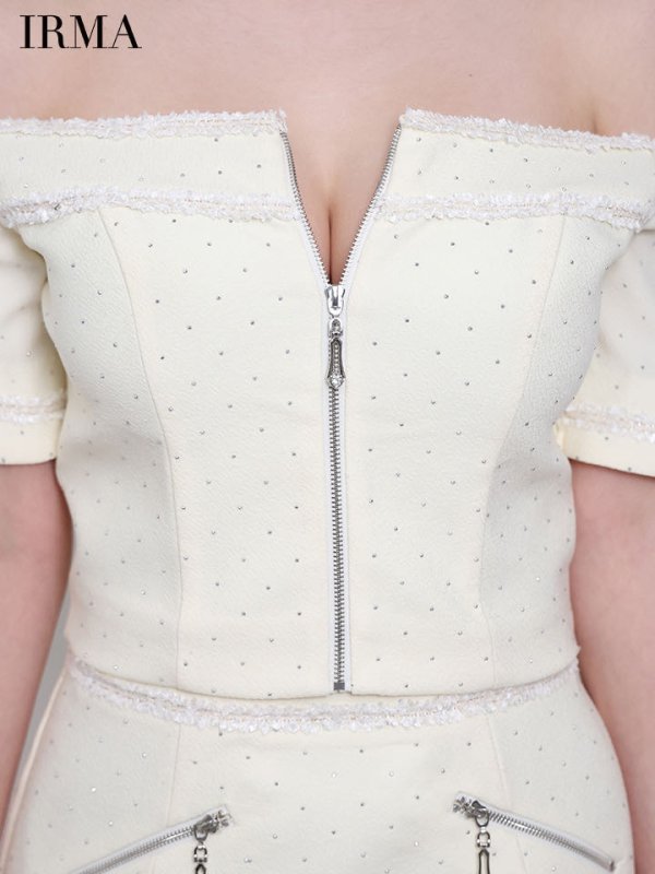 ホワイト モデル：ももか　身長：156cm　着用サイズ：XSサイズ