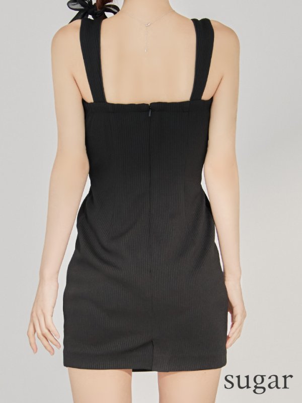 ホワイトxブラック モデル：まりん　身長：164cm　着用サイズ：Sサイズ