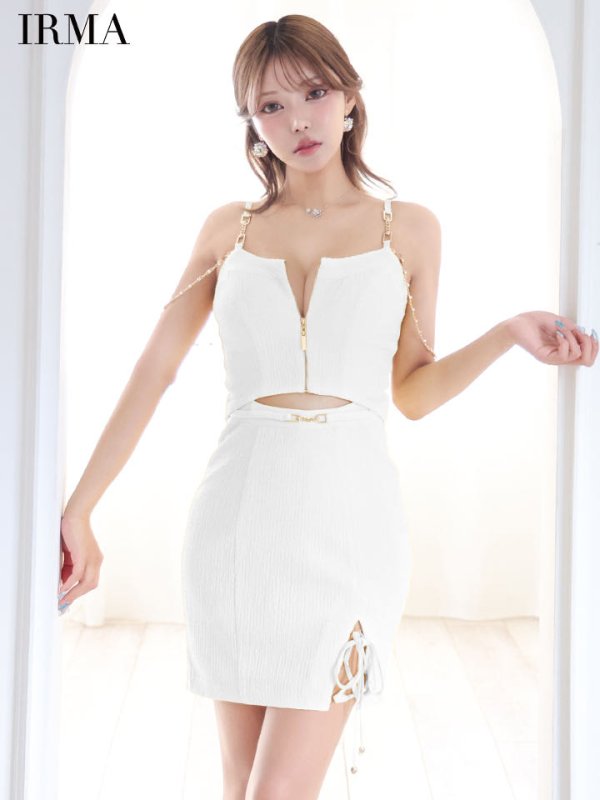 ホワイト モデル：如月れい　身長：156cm　着用サイズ：Sサイズ