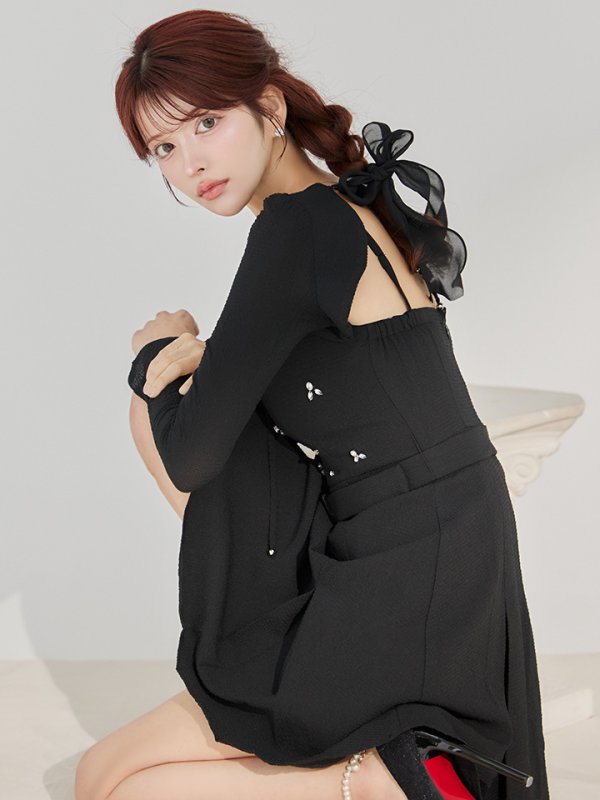 ブラック モデル：まりん　身長：164cm　着用サイズ：Sサイズ