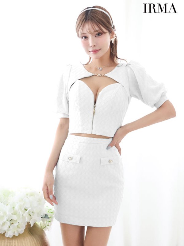 ホワイト　モデル：如月れい　身長：156cm　着用サイズ：Sサイズ
