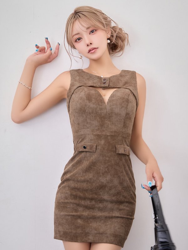 モカ　モデル：如月れい　身長：156cm　着用サイズ：Sサイズ